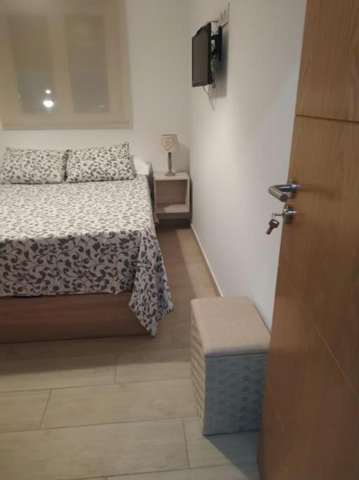 Se Alquila Habitacion Muy Luminosa Con Bano Privado En Apartamento Compartido Rincón de la Victoria Eksteriør bilde