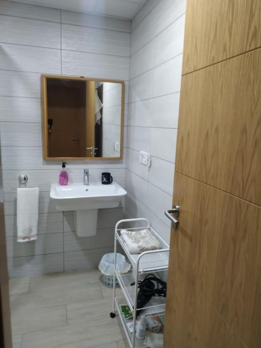 Se Alquila Habitacion Muy Luminosa Con Bano Privado En Apartamento Compartido Rincón de la Victoria Eksteriør bilde